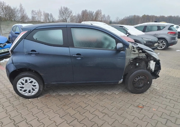 Toyota Aygo cena 15900 przebieg: 82000, rok produkcji 2016 z Warszawa małe 67